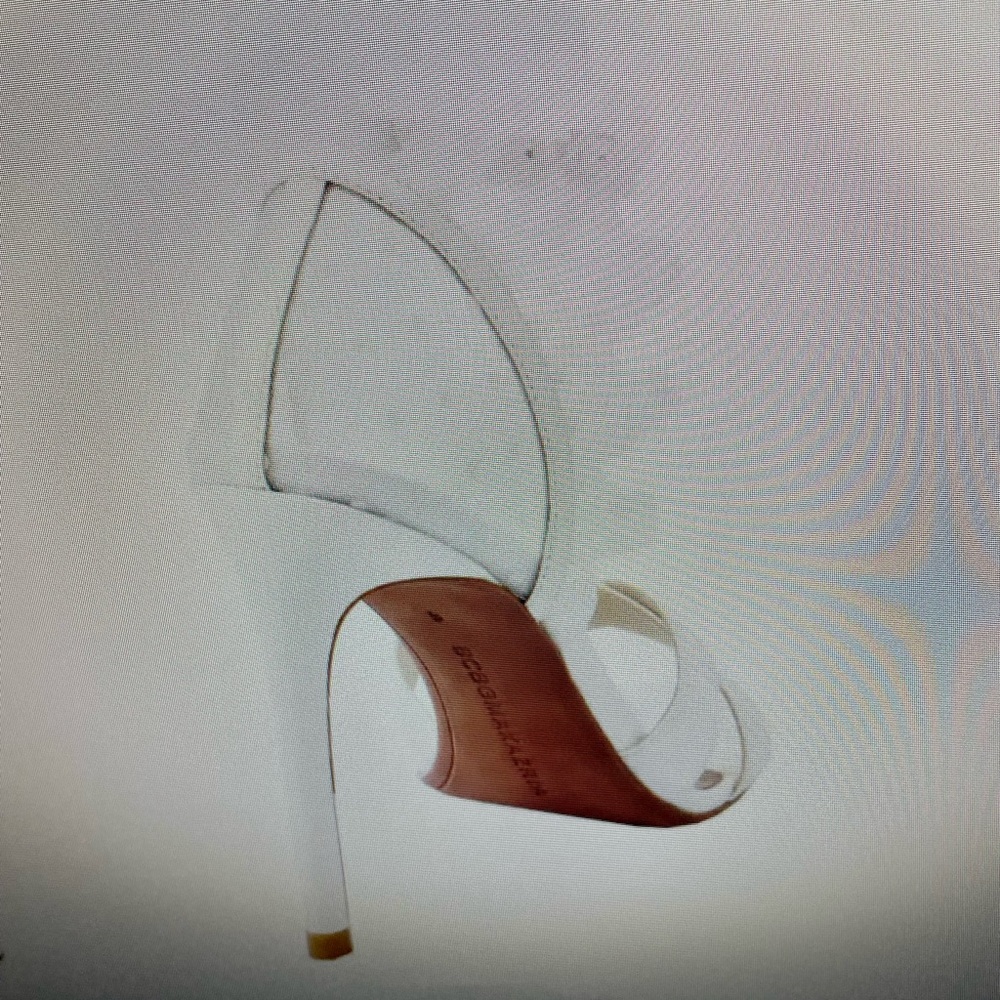 Heels - Picture 4 of 5